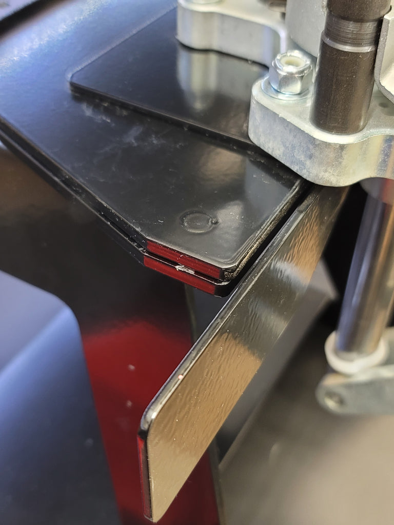 Output bin bracket for 2018 LEE Value turret, 2018 PRO1000, LEE Reloader press.