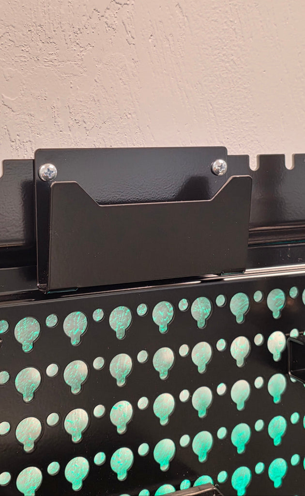 Primer flip tray dock