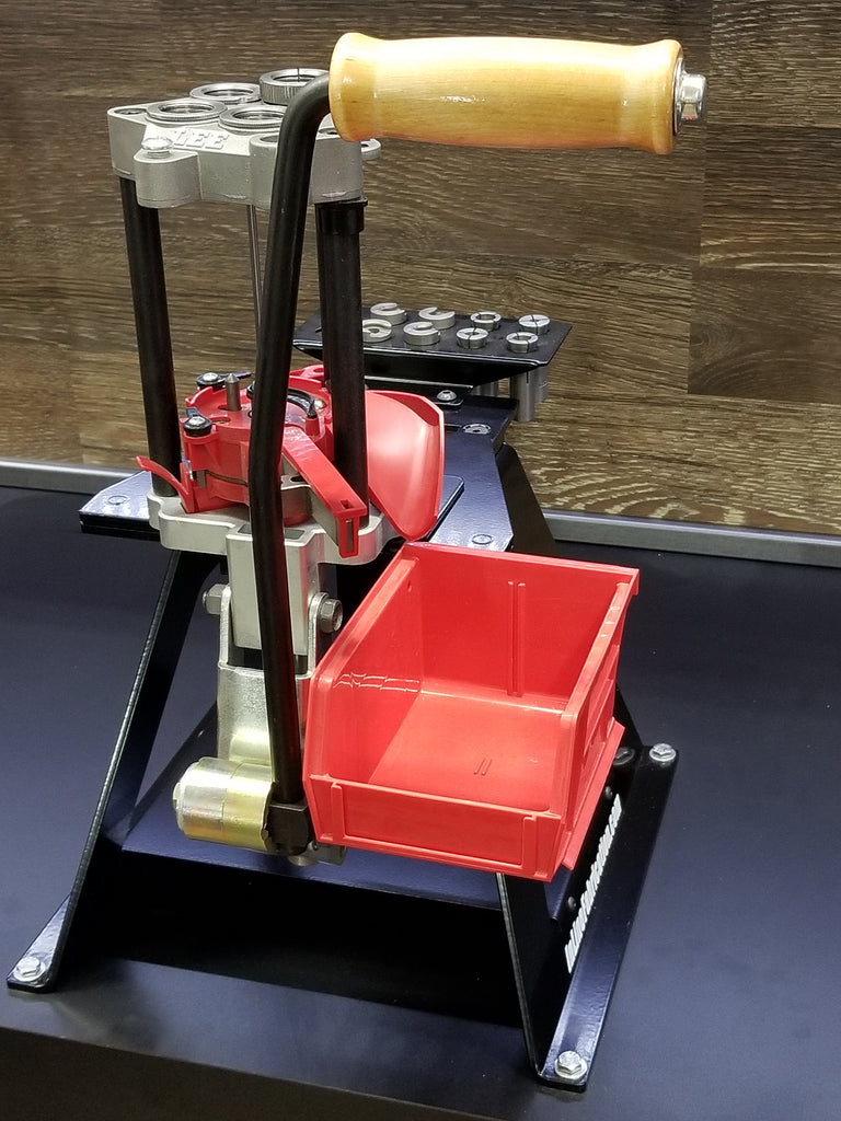 Output bin bracket LEE Auto Breech Lock Pro 4000