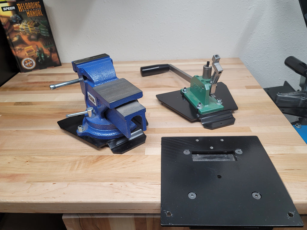 Flush mount quick change baseplate